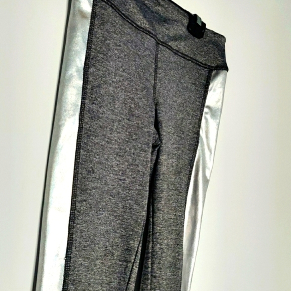 Forever 21 Silver leggings - Picture 3 of 9